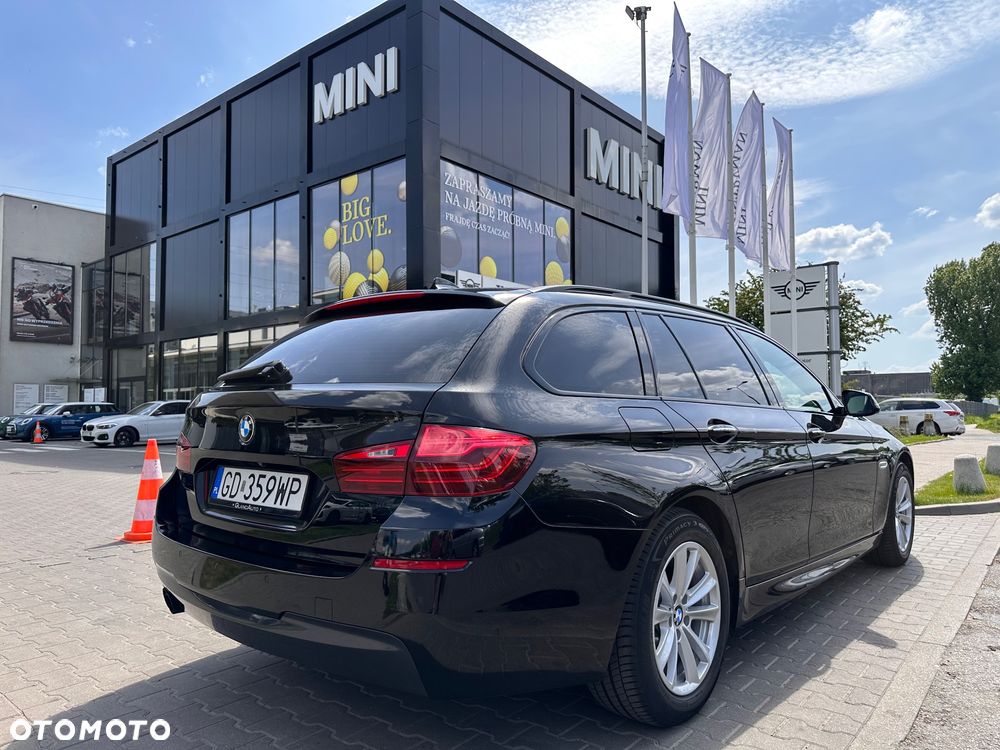 BMW Seria 5 520d xDrive - 28