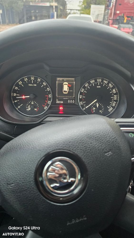 Skoda Octavia 1.6 TDI GREENLINE - 2