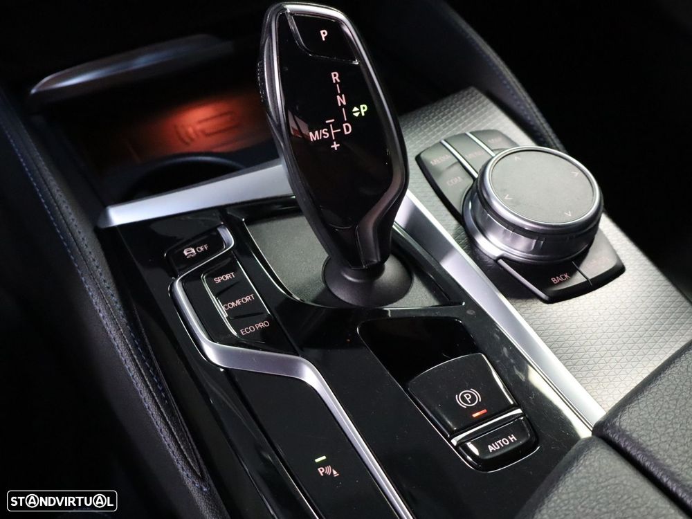 BMW 520 d Pack Desportivo M Auto - 26