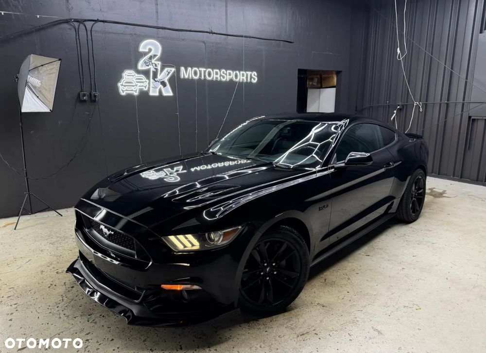 Ford Mustang - 4