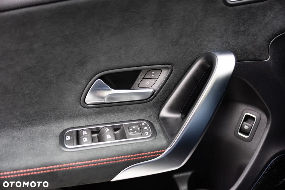Mercedes-Benz Klasa A 35 AMG 4-Matic 8G-DCT - 29