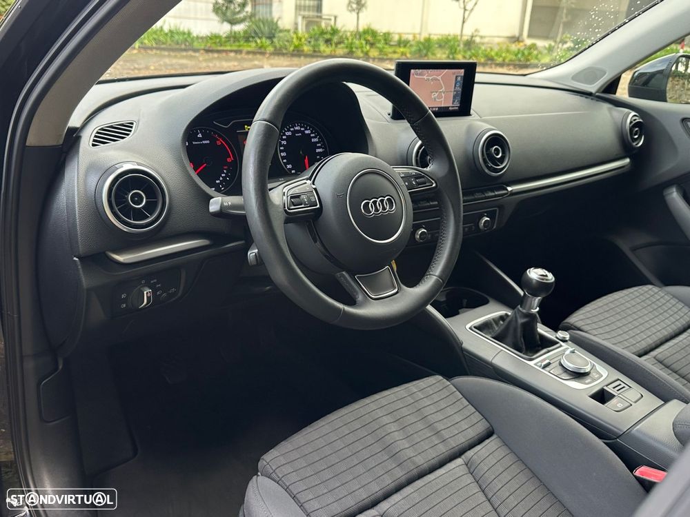 Audi A3 Sportback 1.6 TDI S-line - 4