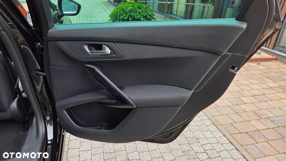 Peugeot 508 BlueHDi FAP 180 Automatik Stop&Start Allure - 36