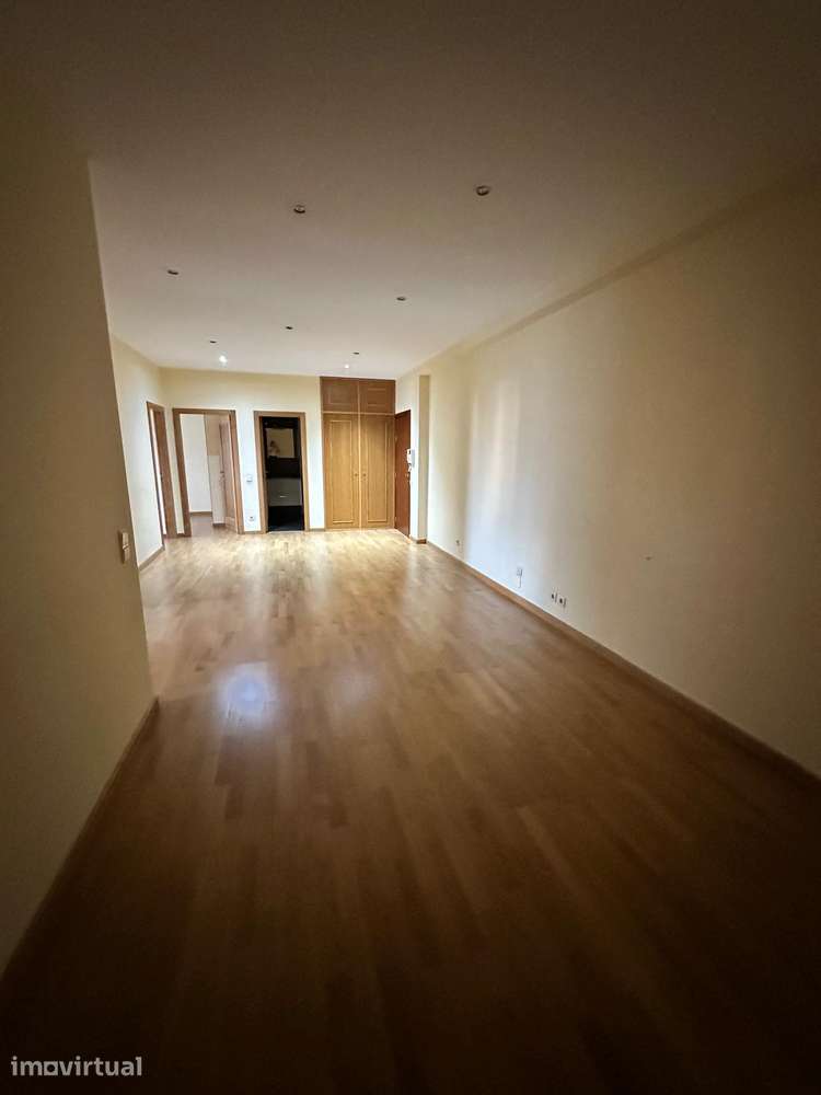 T3 | ARRENDAMENTO | CASA DA MÚSICA | Garagem incluída - Grande imagem: 5/17