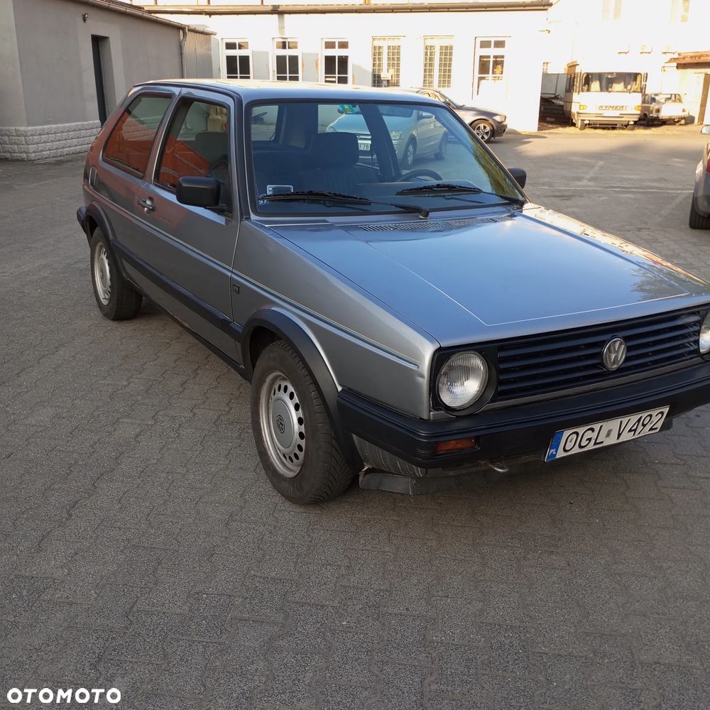 Volkswagen Golf - 2