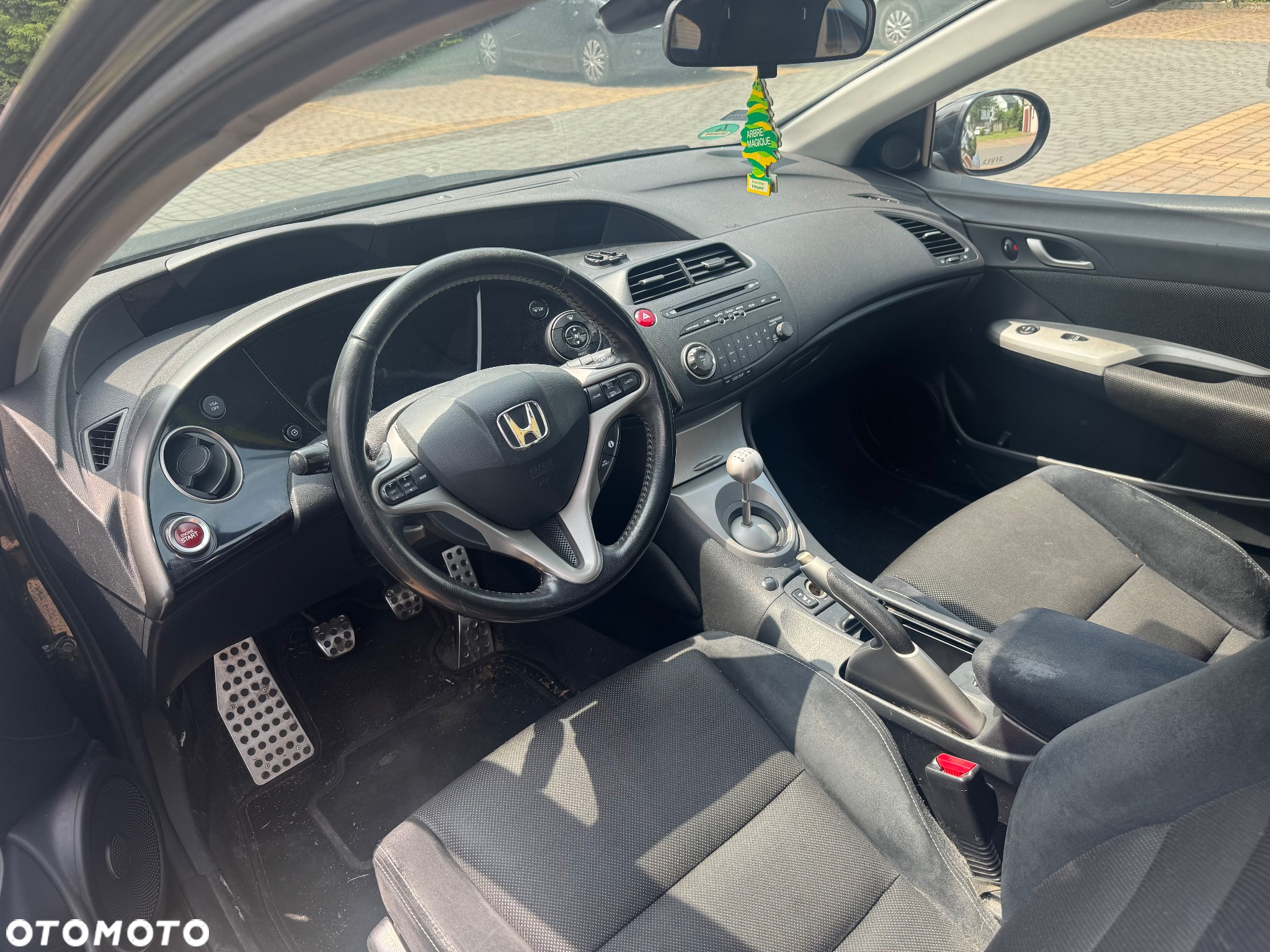 Honda Civic 1.8 LX Coupe - 9