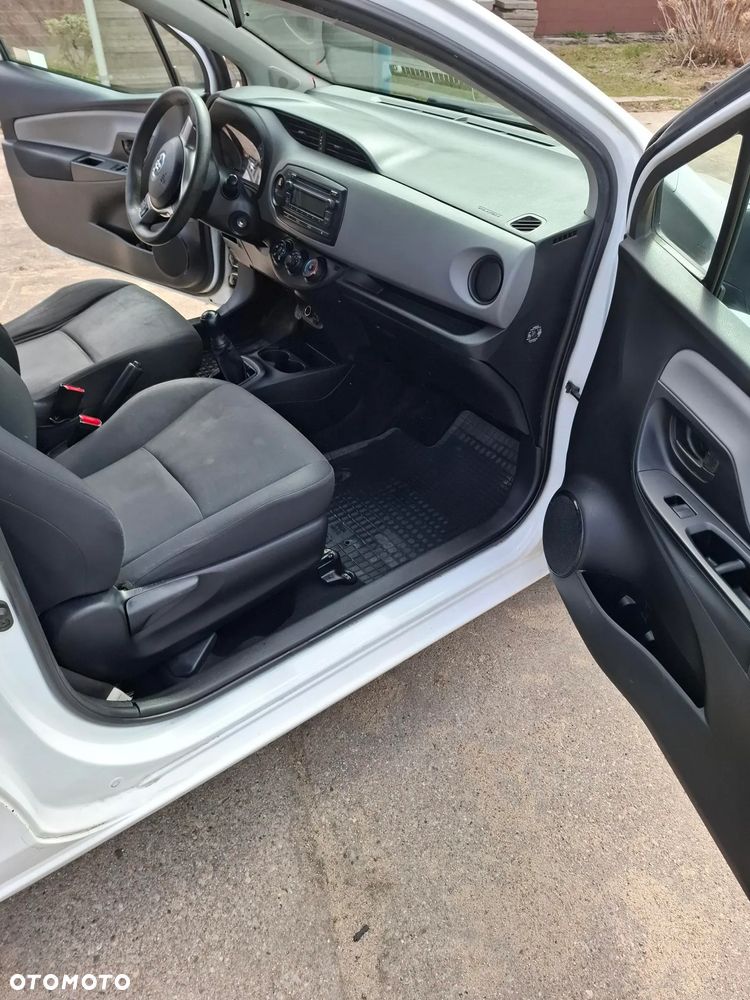 Toyota Yaris - 4