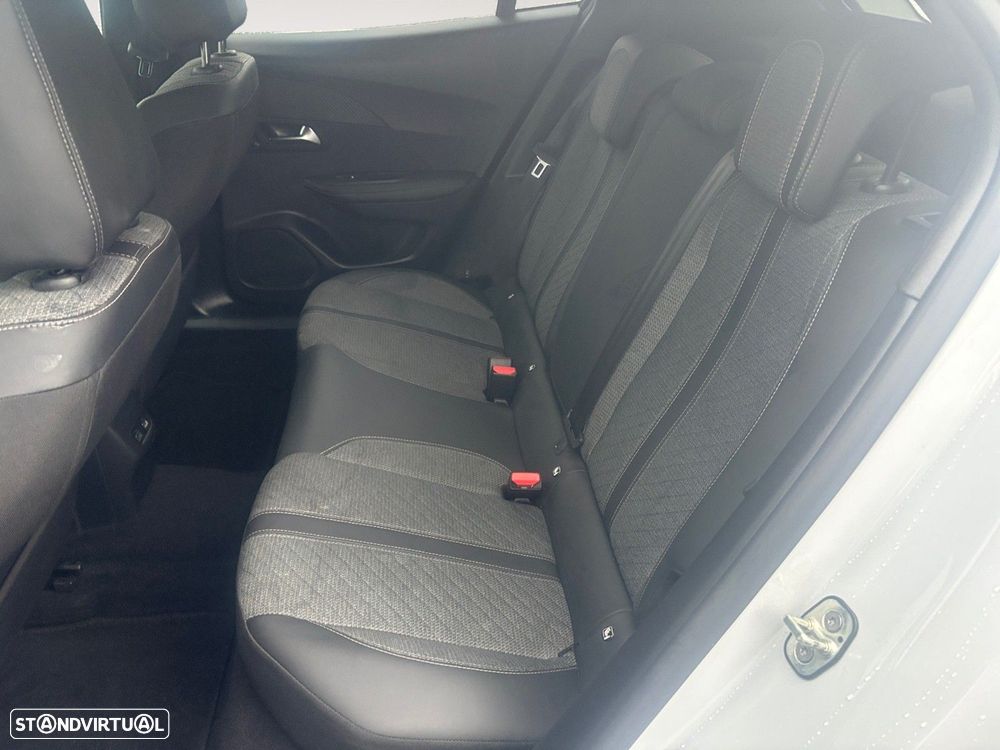 Peugeot 2008 1.2 PureTech Allure - 13