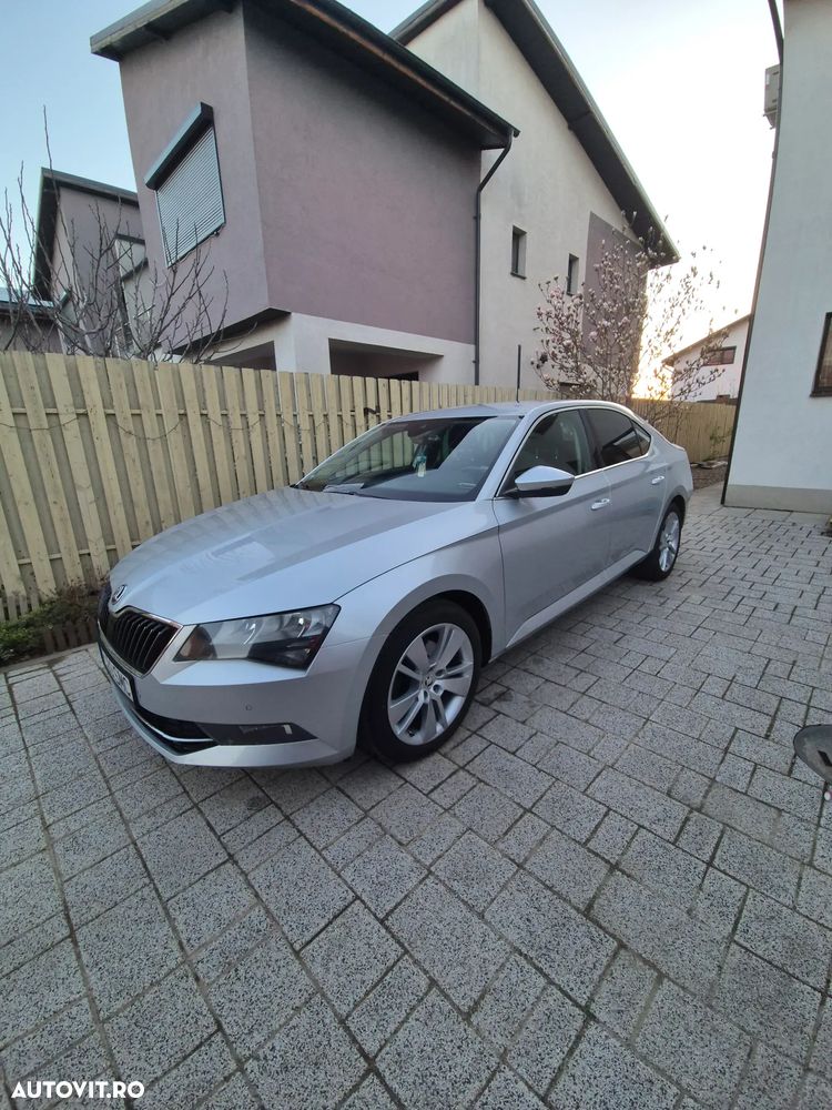 Skoda Superb 2.0 TDI Ambition - 1