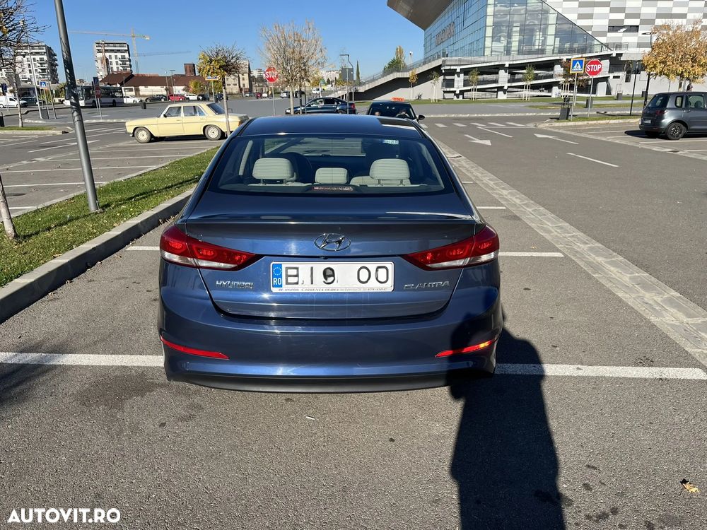 Hyundai Elantra 1.6 MPi Highway - 4