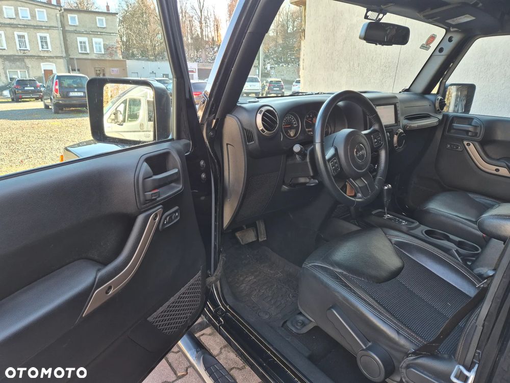 Jeep Wrangler 2.8 CRD Unlim Black Edition II - 26