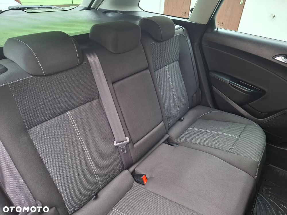 Opel Astra 2.0 CDTI Exklusiv - 20