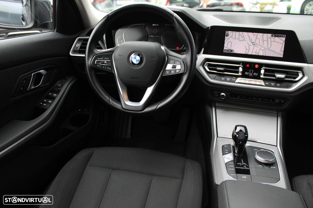 BMW 330 e Touring Auto - 48