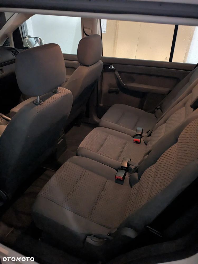 Volkswagen Touran 1.9 TDI Basis - 6