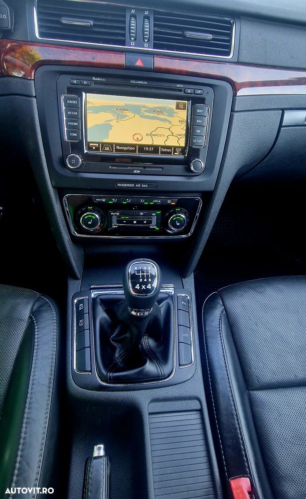 Skoda Superb 2.0 TDI 4X4 Exclusive - 25