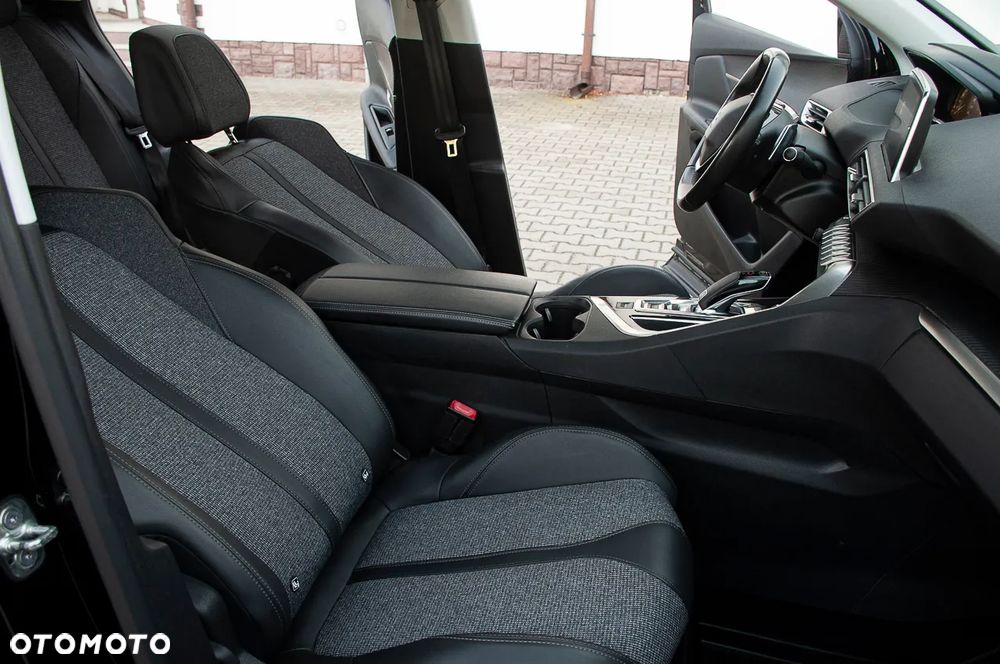 Peugeot 3008 1.2 PureTech GPF Allure S&S EAT8 - 23