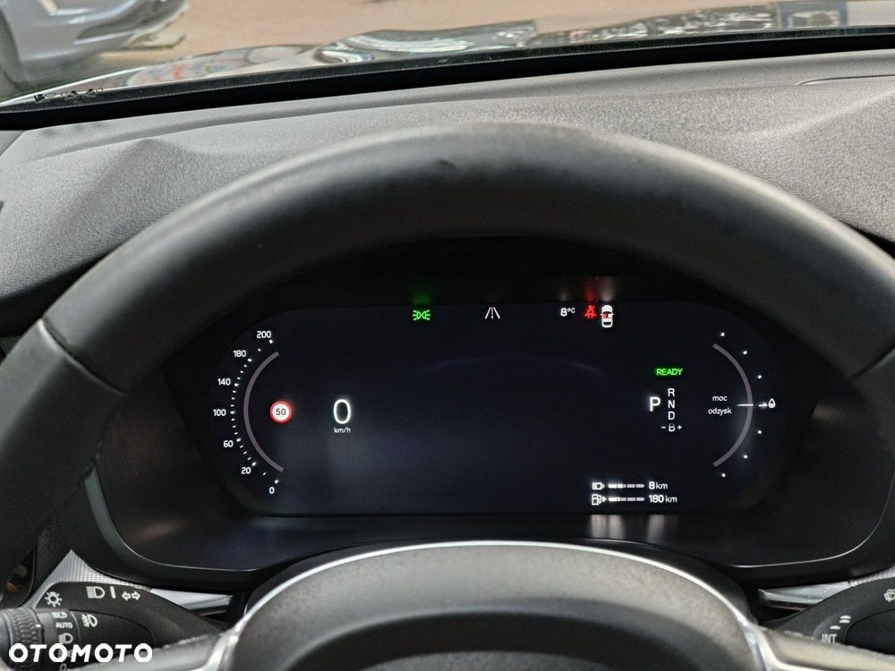 Volvo XC 60 T6 AWD Plug-In Hybrid R-Design - 28