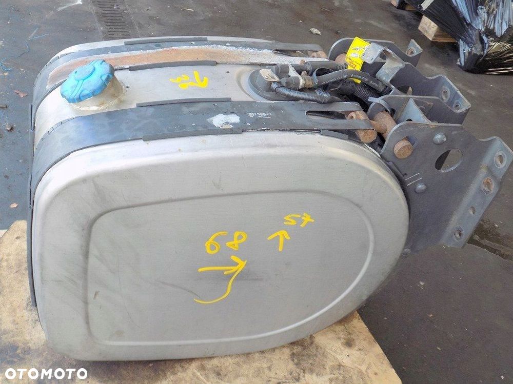 RENAULT PREMIUM DXI 07r ZBIORNIK AD BLUE 68x57x36 - 4