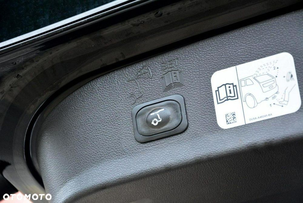 Ford Kuga 1.5 EcoBoost 2x4 ST-Line - 30