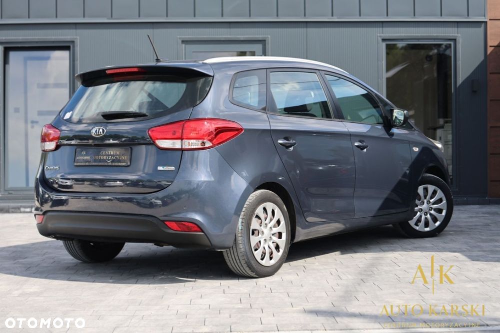 Kia Carens - 4