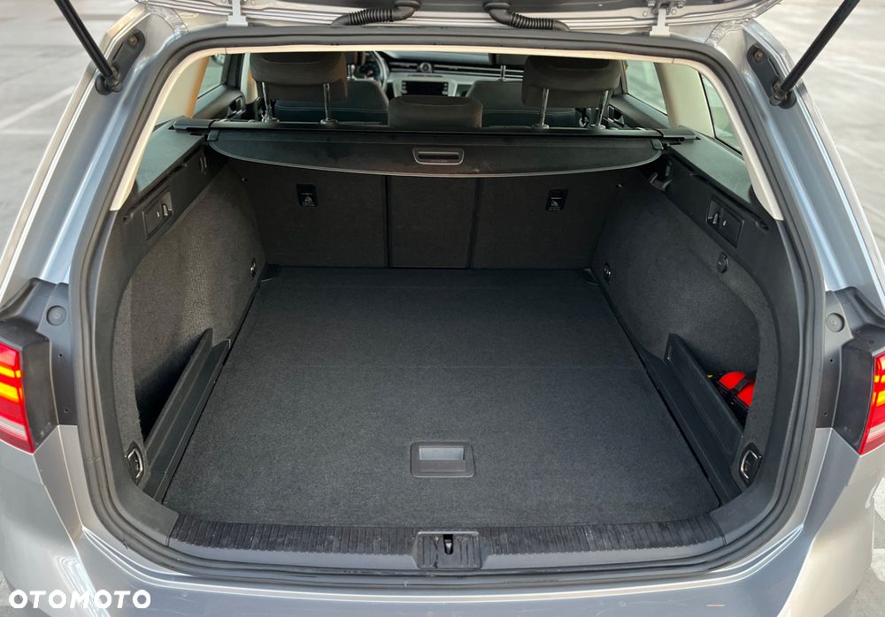 Volkswagen Passat 2.0 TDI SCR Comfortline - 35