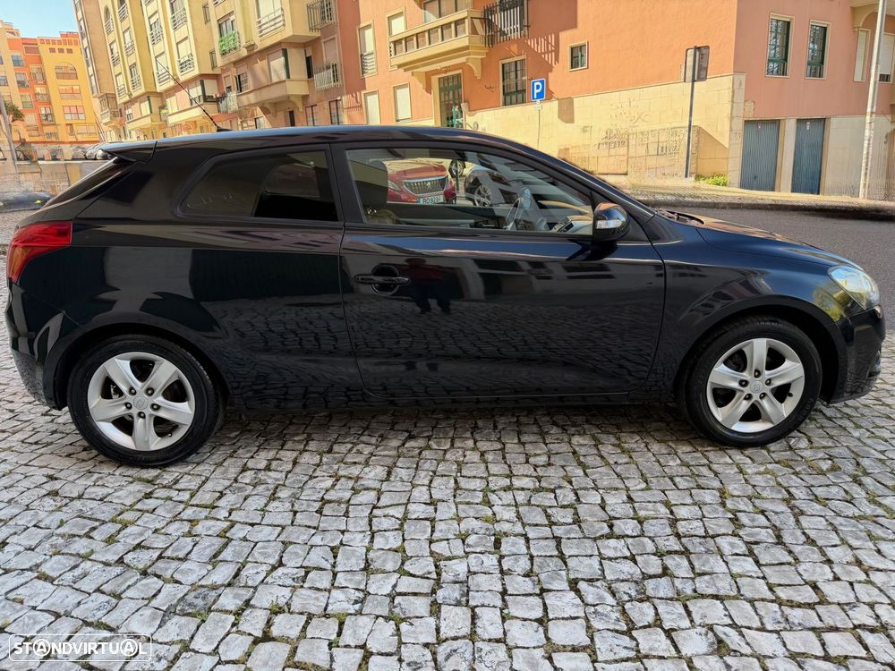Kia Ceed S Coupé 1.4 CVVT EX ISG - 4