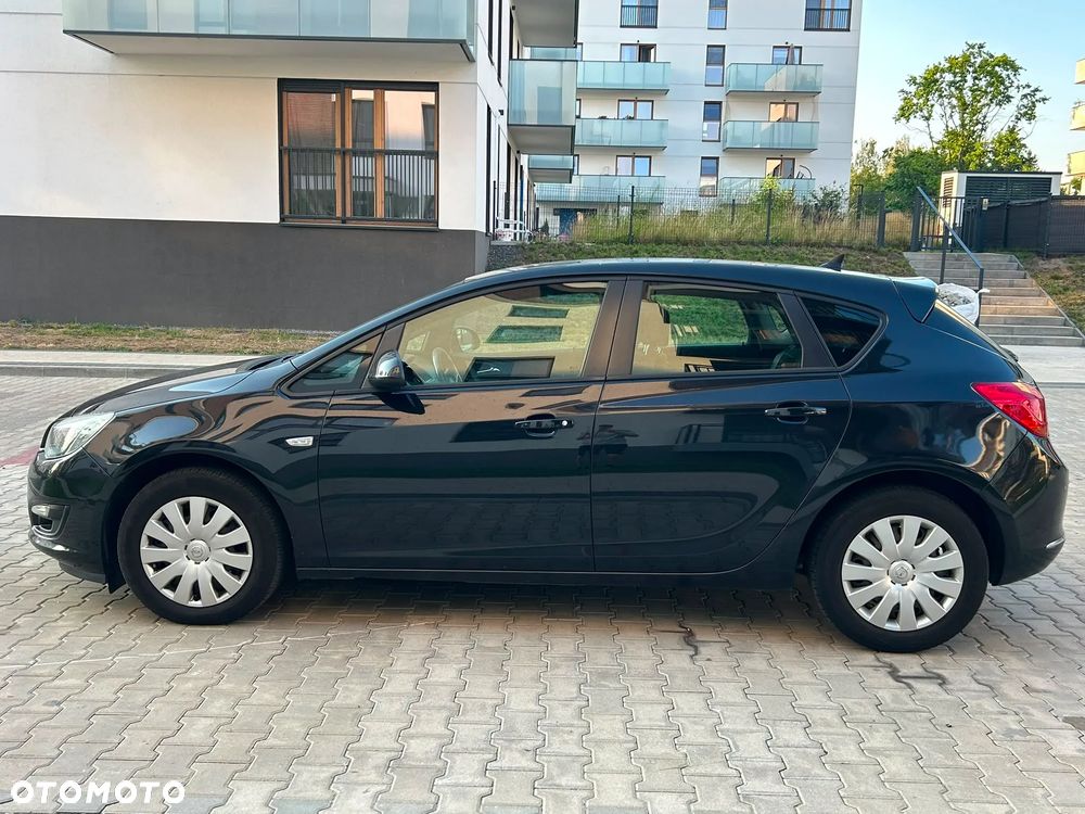 Opel Astra 1.6 CDTI Essentia - 17
