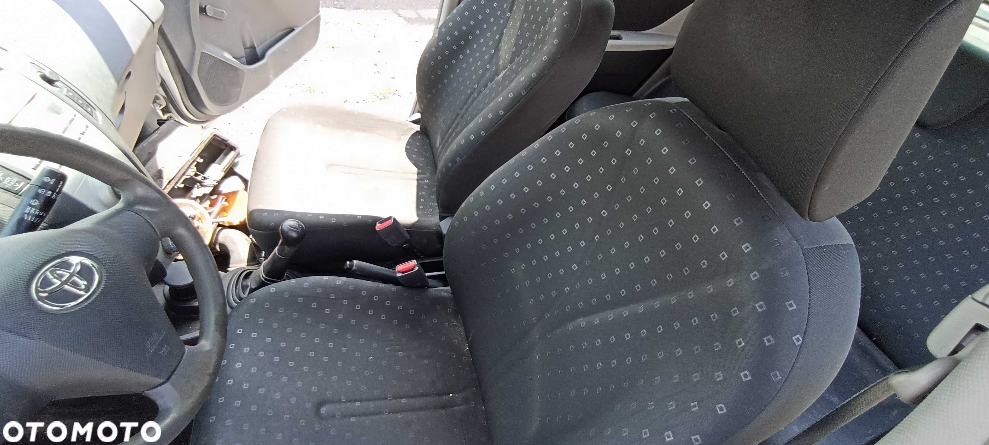 toyota yaris 1.4 1ndyv  d4d lak 068 d4d 90km samochód na części - 8