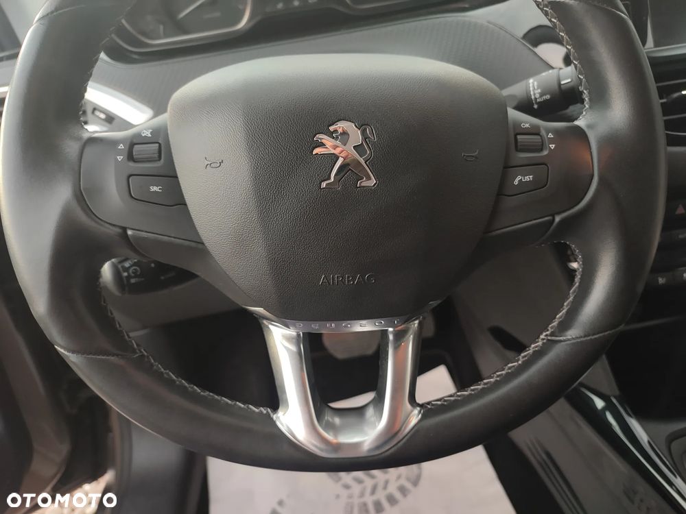 Peugeot 2008 1.2 Pure Tech GPF Allure S&S EAT6 - 35