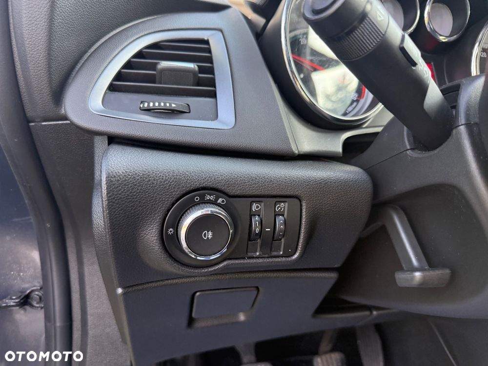 Opel Astra 1.7 CDTI DPF Active - 27