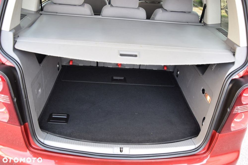 Volkswagen Touran 1.4 TSI DSG Conceptline - 21