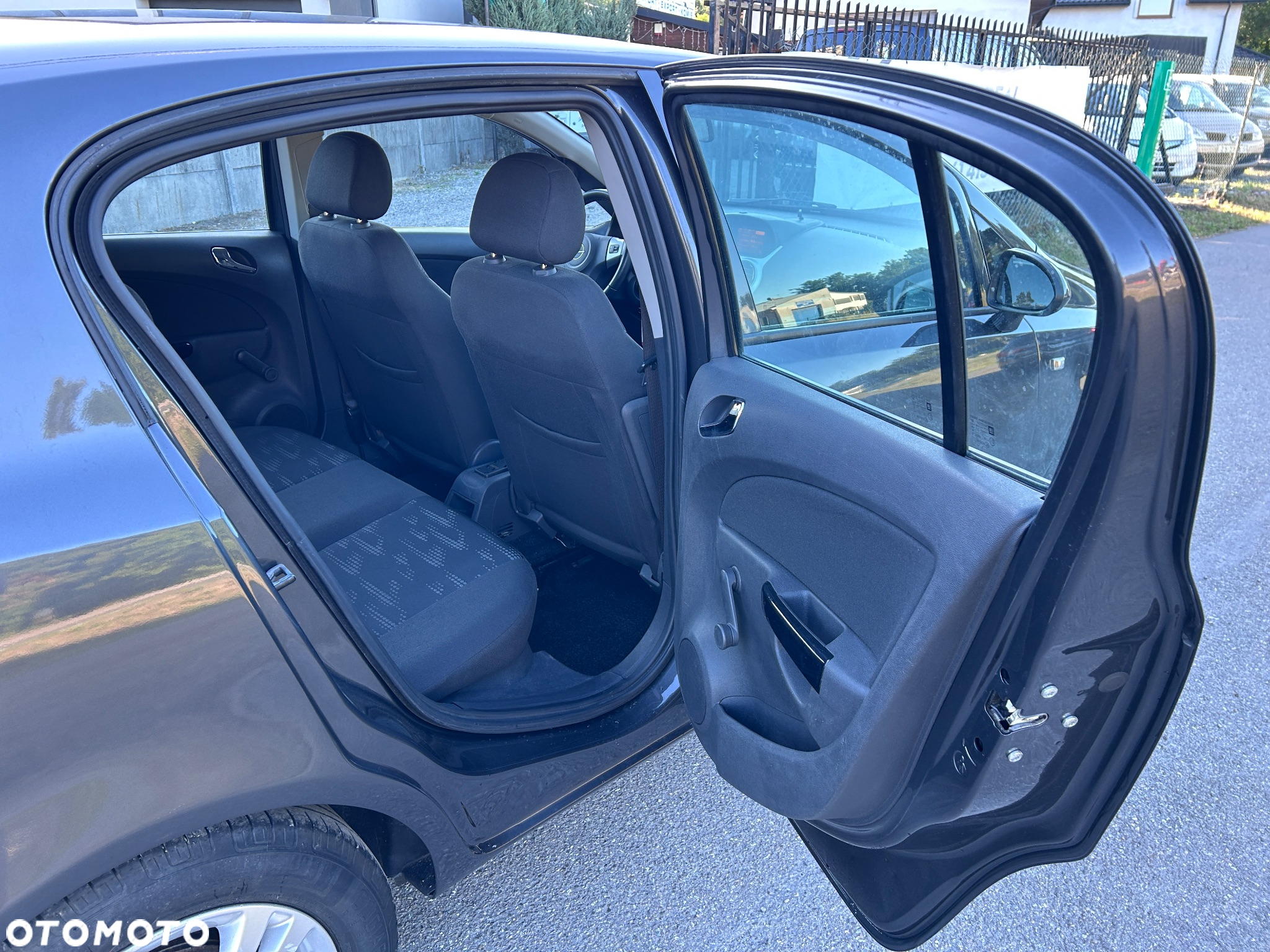 Opel Corsa 1.2 16V Enjoy - 9