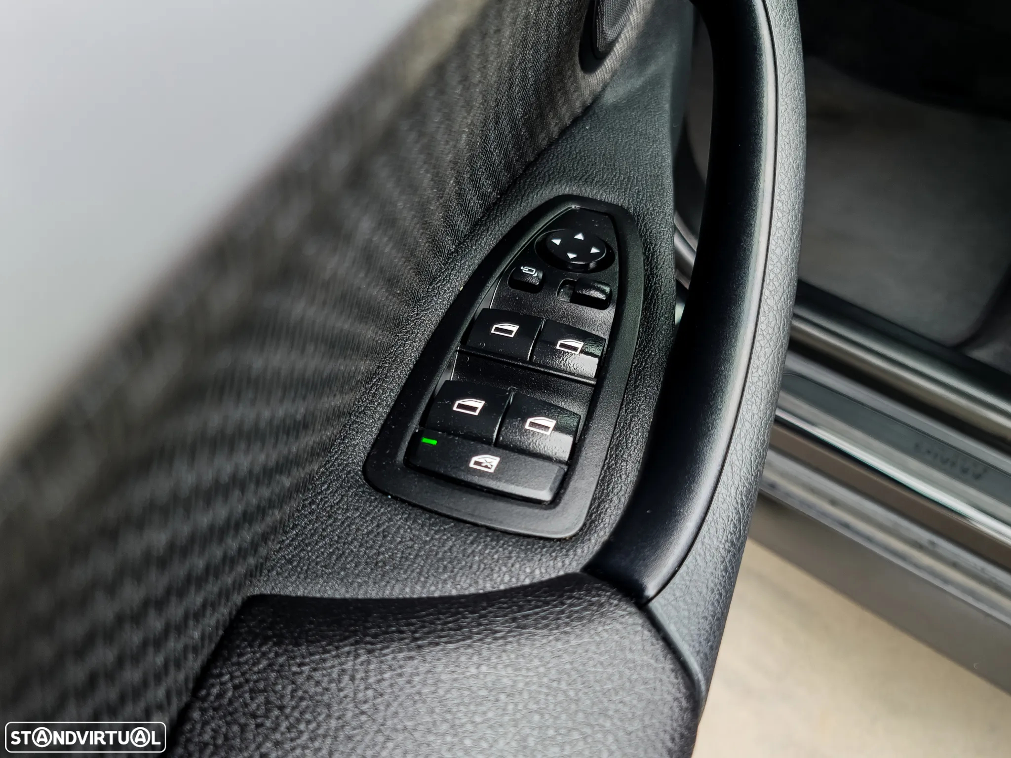 BMW X1 25 e xDrive Corporate Edition - 17