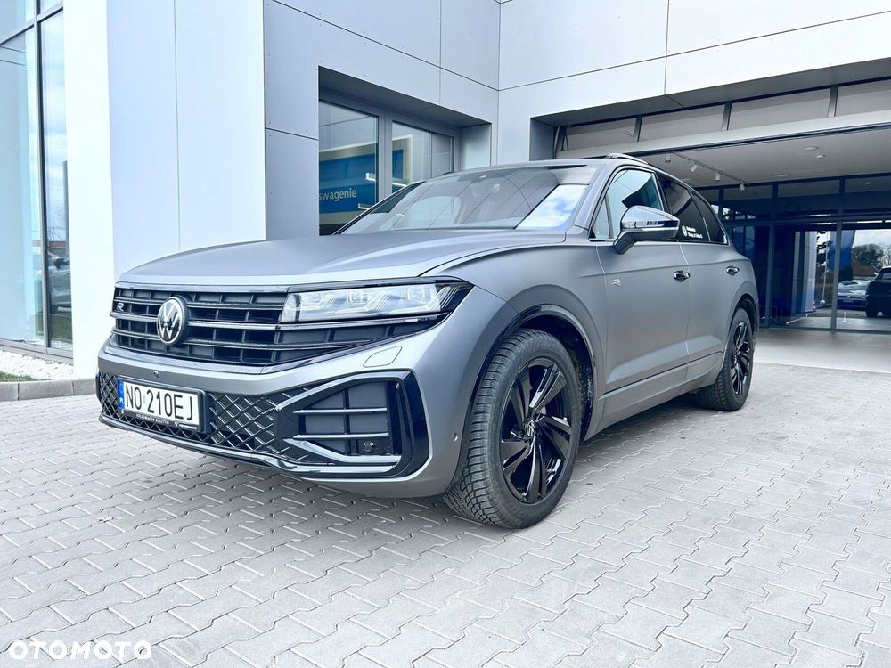 Volkswagen Touareg - 1