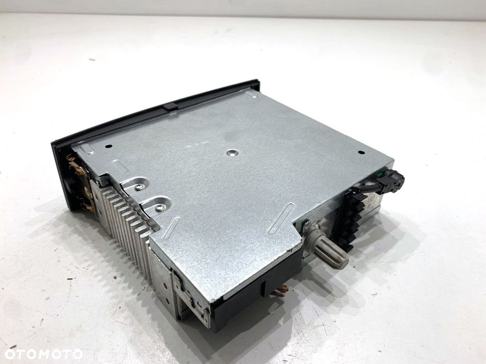 RADIO  RENAULT CLIO III (BR0/1, CR0/1) 2005 - 2014 1.2 16V (BR02, BR0J, BR11, CR02, CR0J, CR11) 55 - 3