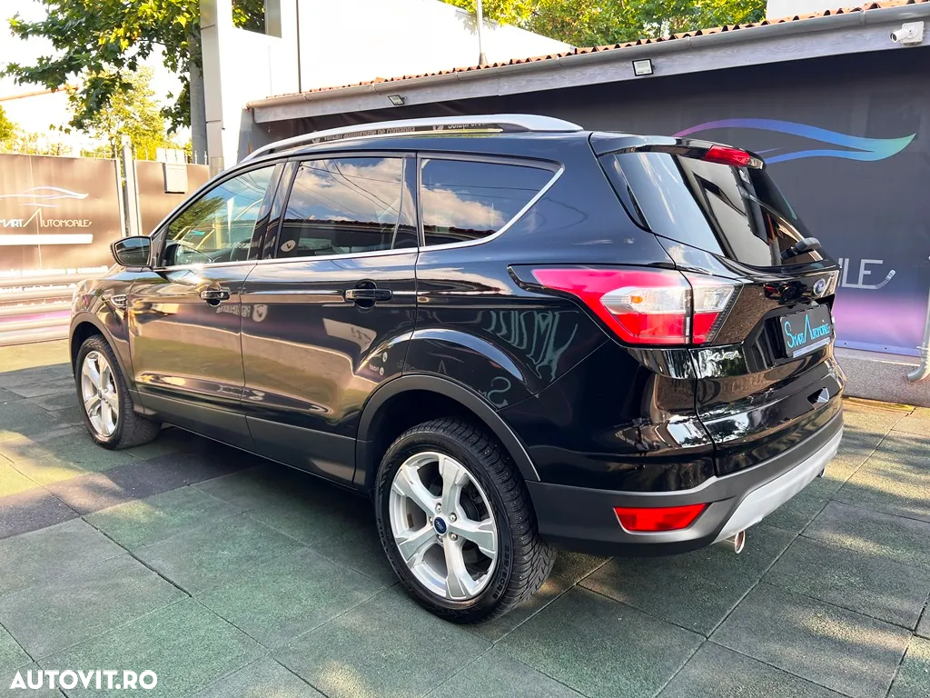 Ford Kuga 2.0 TDCi 4WD Powershift Titanium - 4