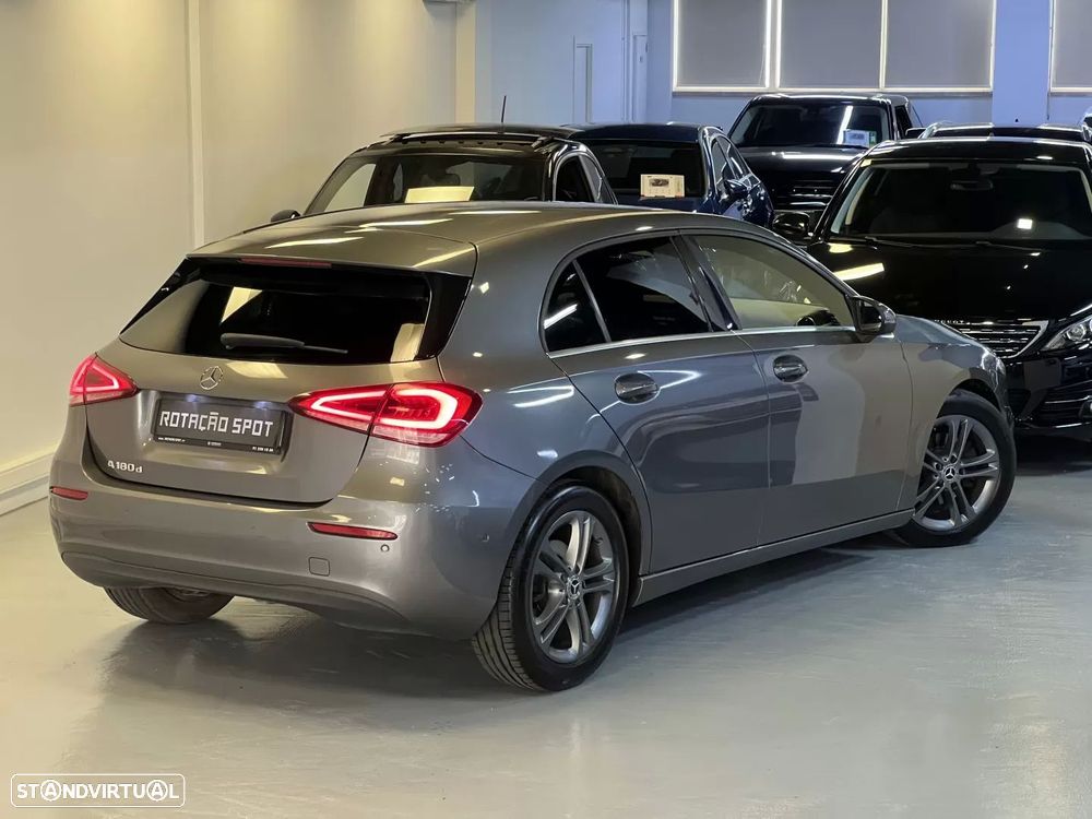 Mercedes-Benz A 180 d Progressive Aut. — fotografia 13
