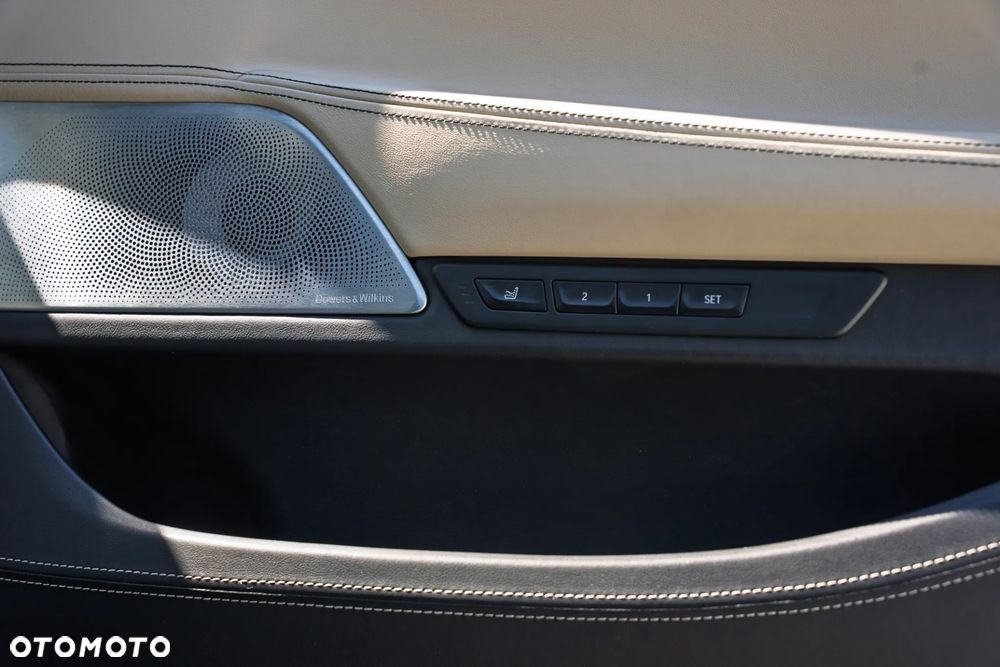 BMW Seria 7 730d sport - 26