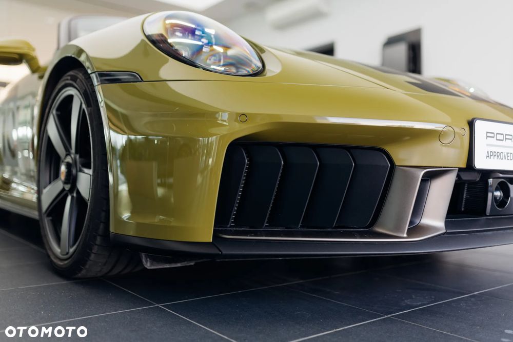 Porsche 911 Carrera T-Hybrid Spirit 70 - 19