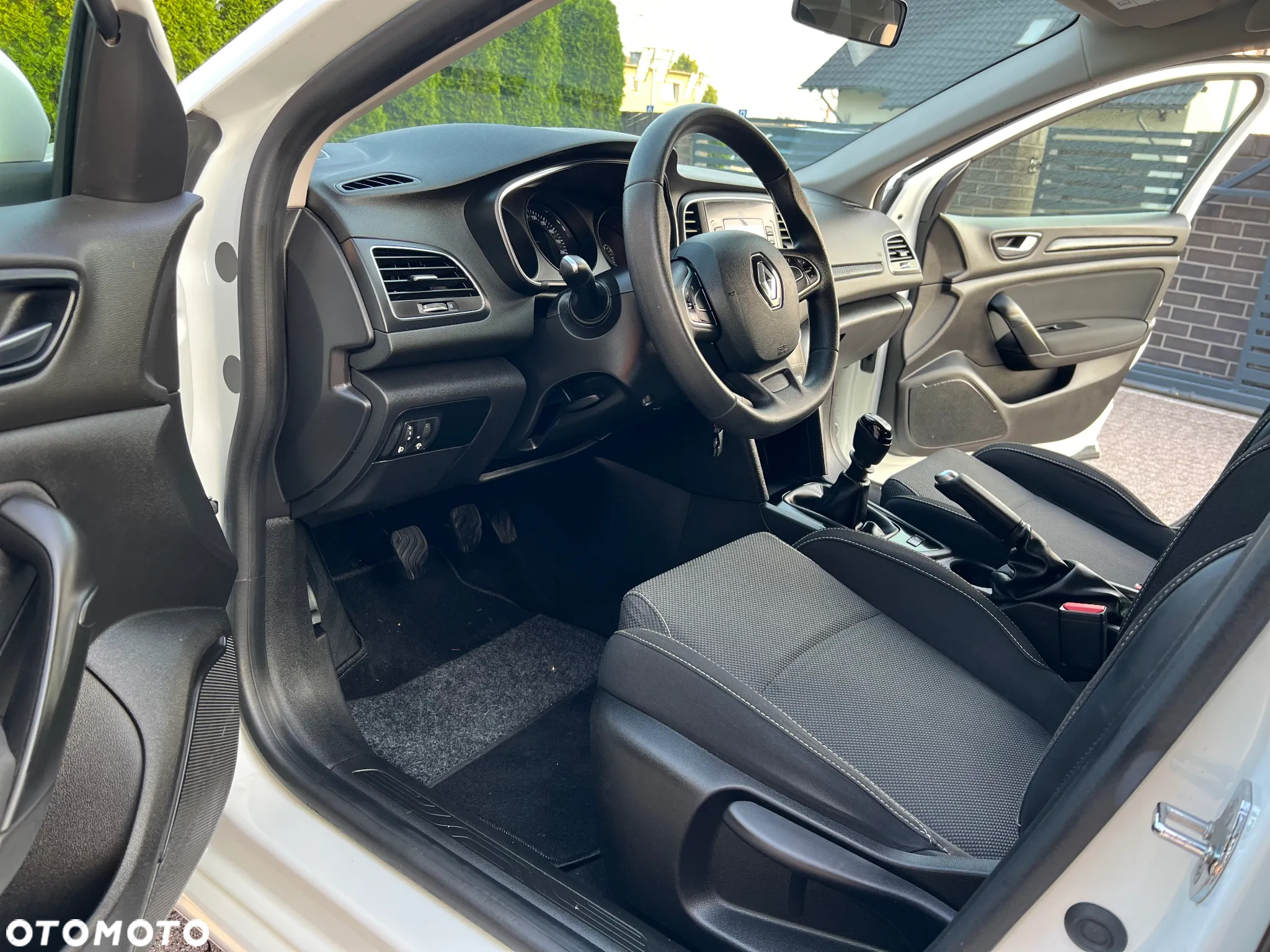 Renault Megane 1.3 TCe FAP Intens - 8