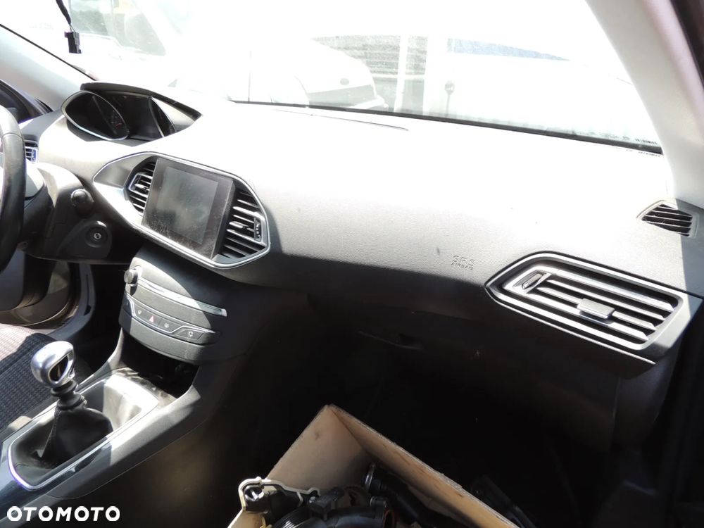 Deska rozdzielcza Peugeot 308 T9 lift - 1