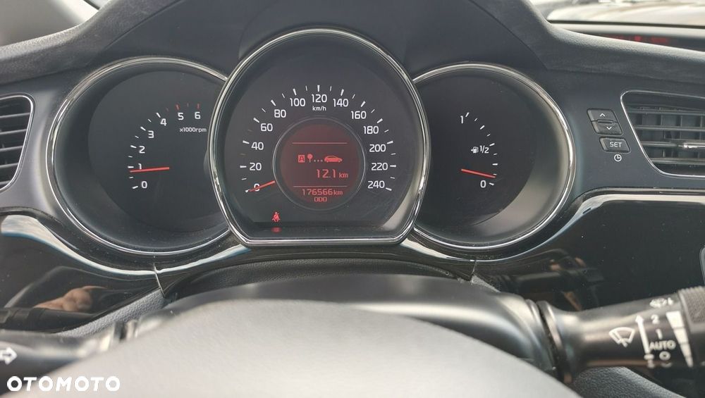 Kia Ceed - 21