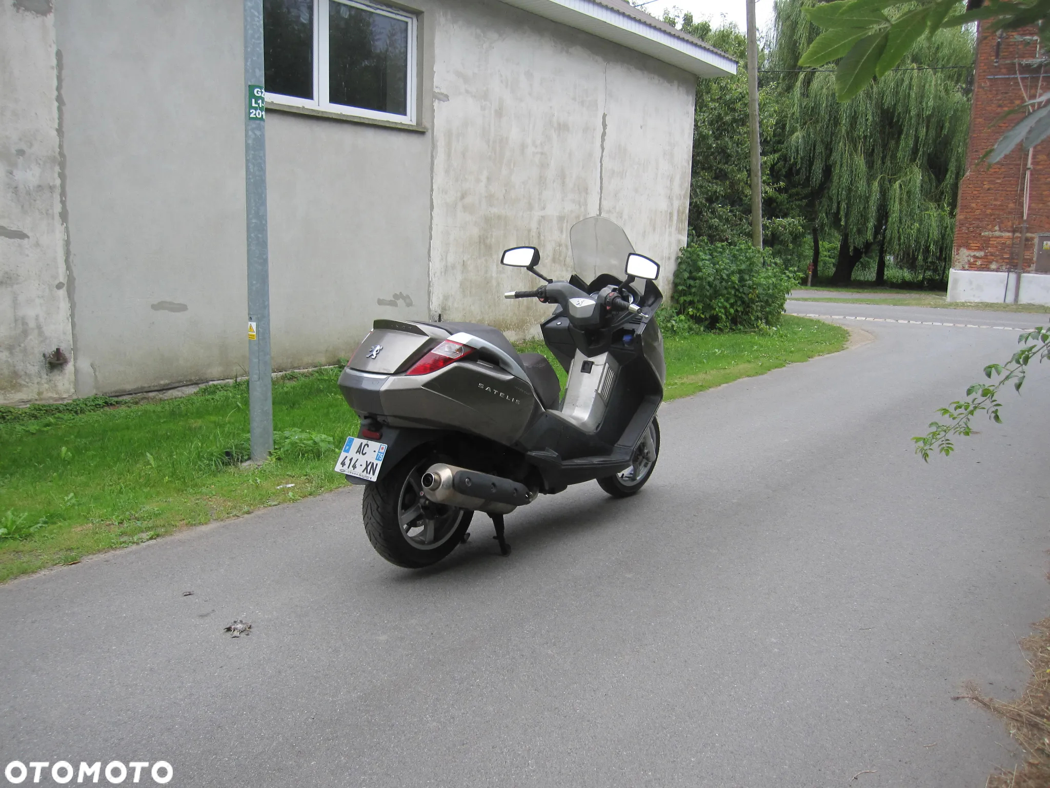 Peugeot Satelis - 8