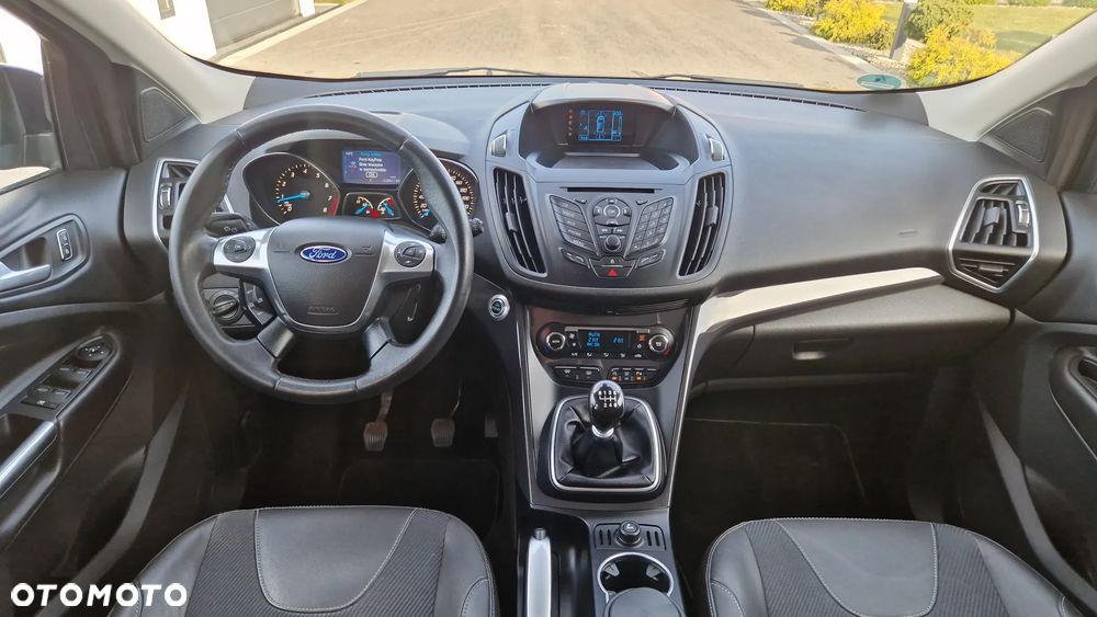 Ford Kuga 1.6 EcoBoost 2x4 Titanium - 6