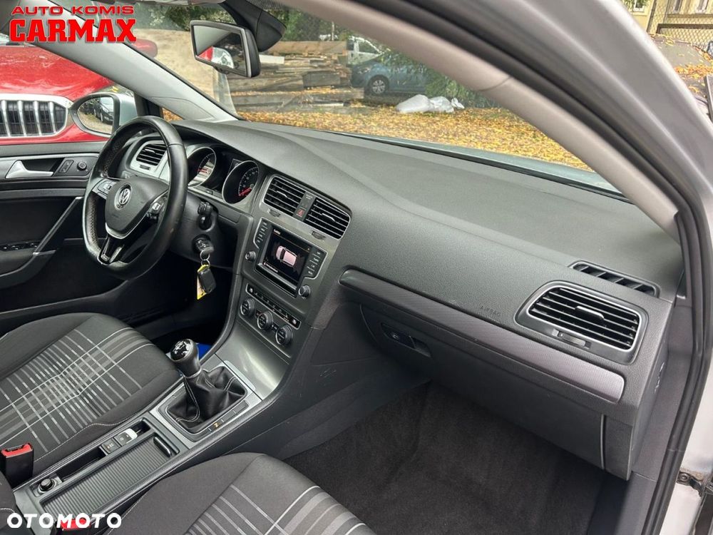 Volkswagen Golf - 31