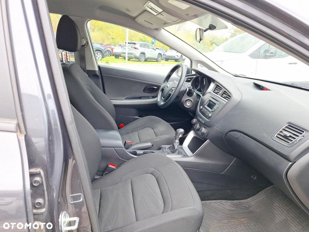 Kia Ceed - 9