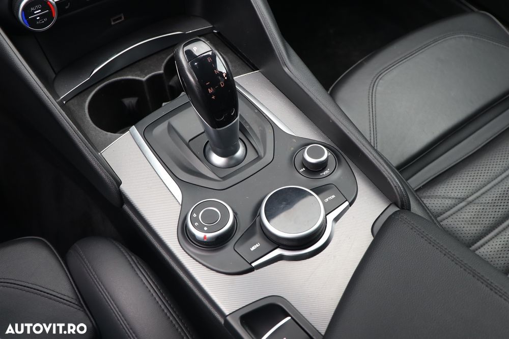 Alfa Romeo Giulia 2.2 Diesel AT8-Q4 Veloce - 20