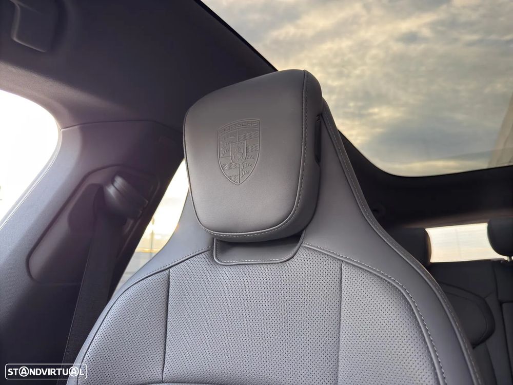 Porsche Taycan Sport Turismo Standard - 41