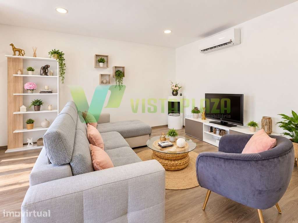 Apartamento T2 com Grandes Varandas e Garagem Box Portimão - Grande imagem: 2/25