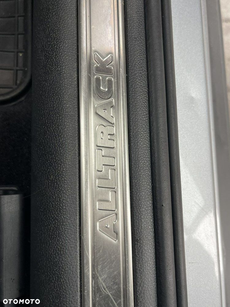 Volkswagen Passat Alltrack 2.0 TDI SCR DSG 4Motion - 8